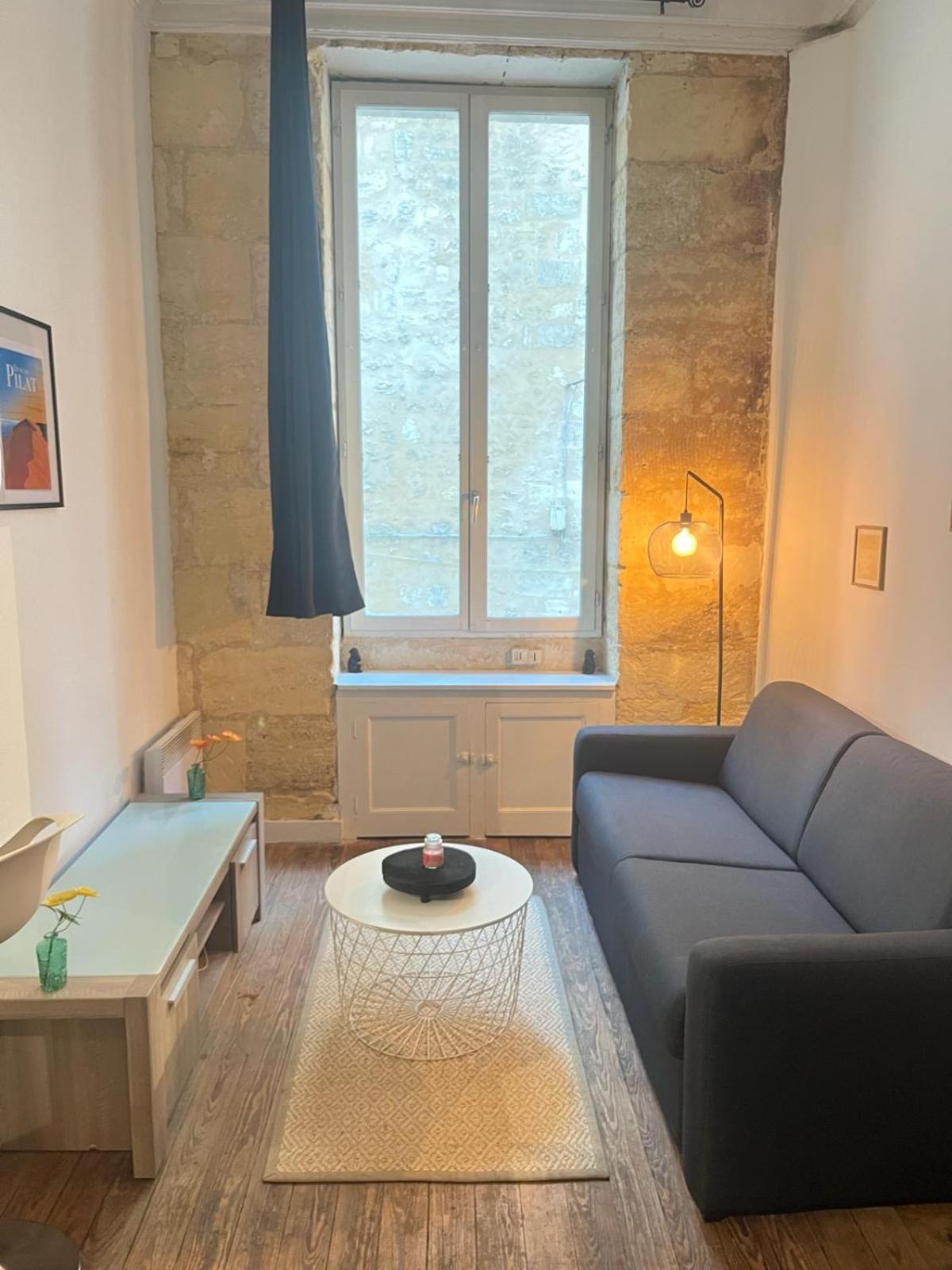 Bel Appartement Avec Mezzanine En Plein Centre De Бордо Экстерьер фото
